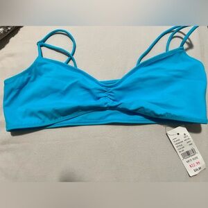 Such a pretty bikini top!